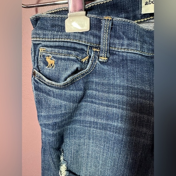 Abercrombie & Fitch Ripped Blue Skinny Jeans - Picture 3 of 4
